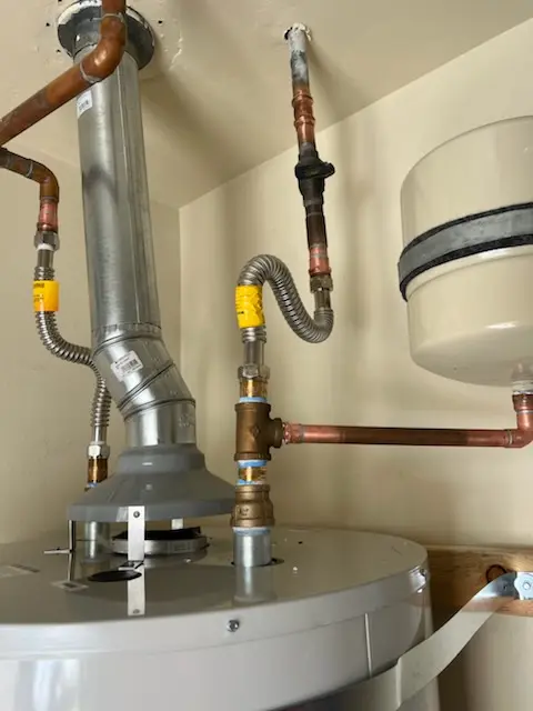 Water heater installation and plumbing repair in Oak Lawn